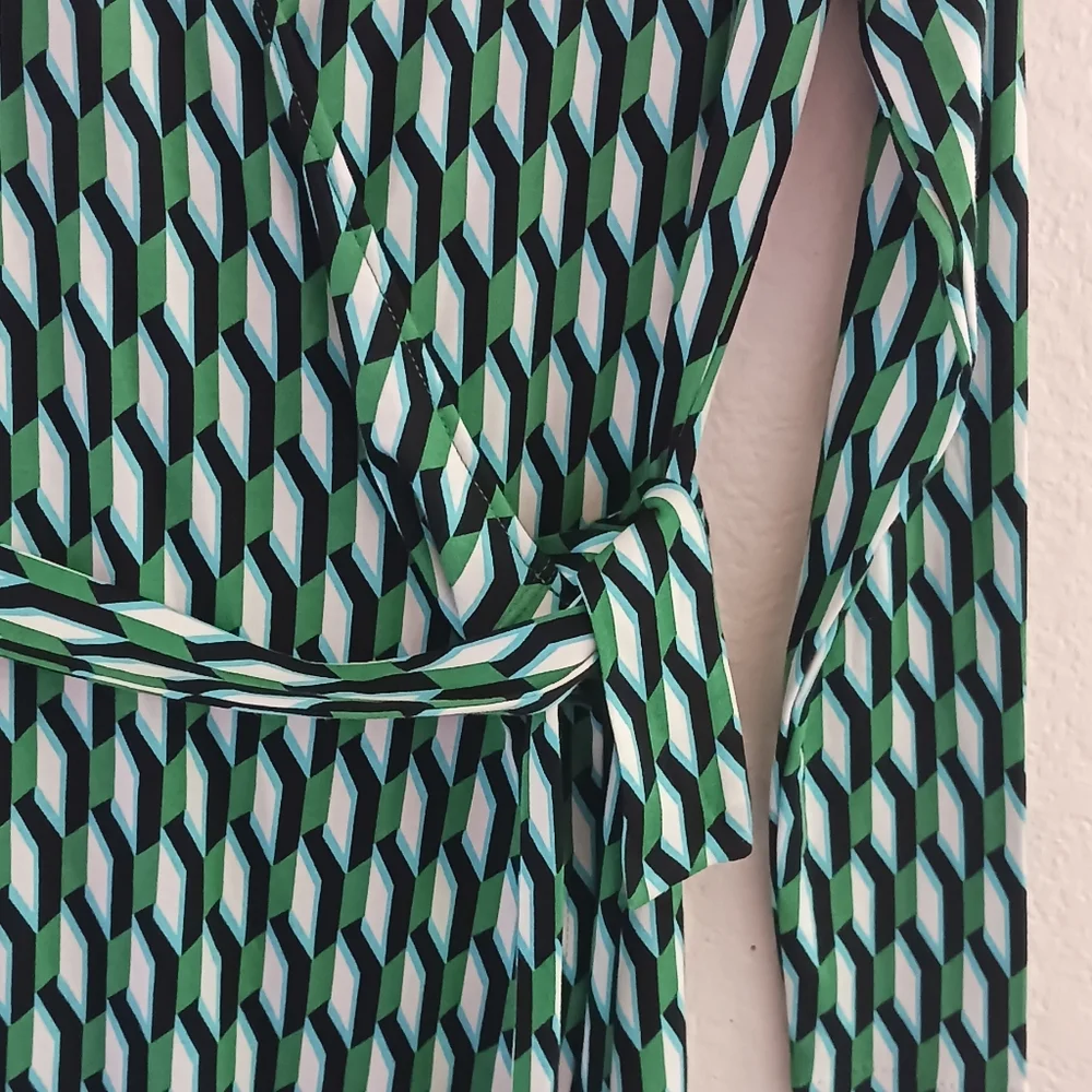Diane Von Furstenberg Bold Print Midi Wrap Dress‎